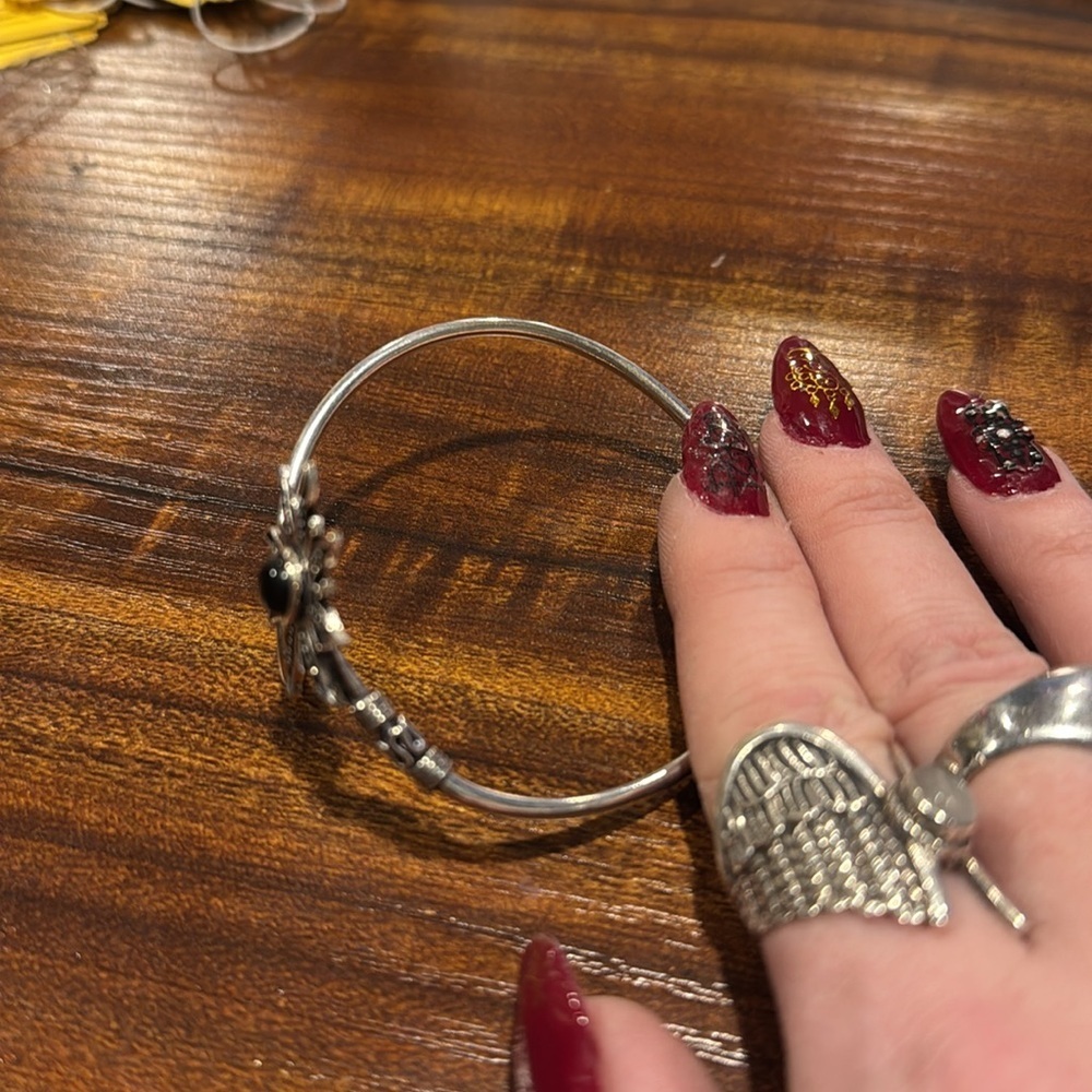 Boho style silvertone bracelet - Picture 3 of 3
